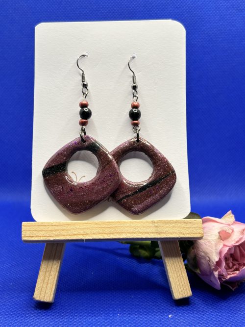 Boucle d'oreille carré percé APR6